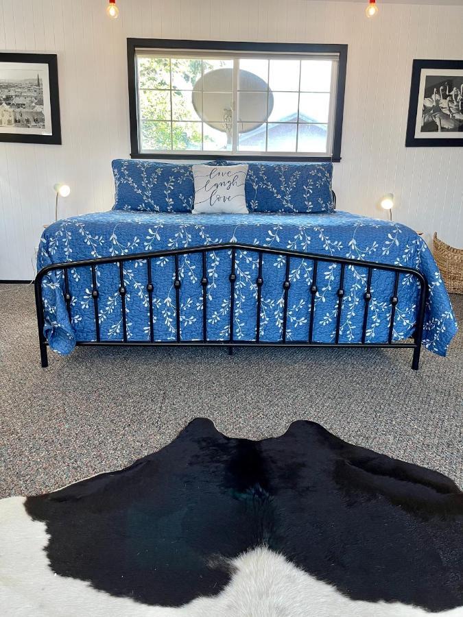 Chalet Inn Motel 3*